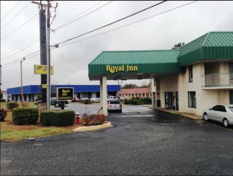 Royal Inn Columbia/Fort Jackson Exterior photo